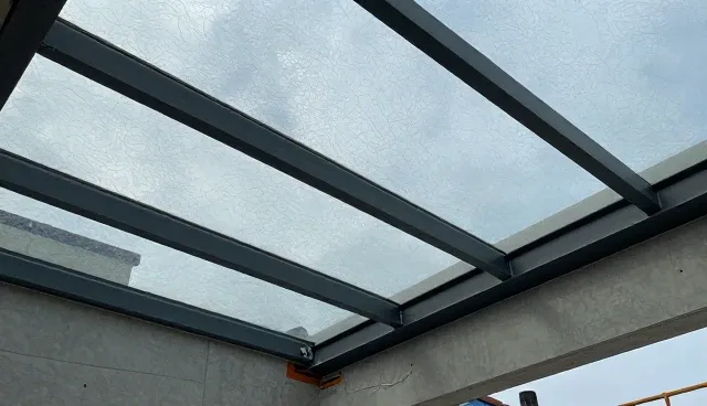 免费网站建设中的材料选择问题分析